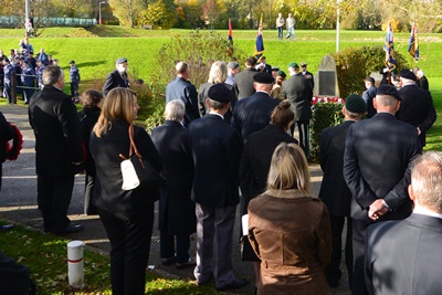 Wadebridge Remembrance Day 2016 memorial Egloshayle Park 1.JPG