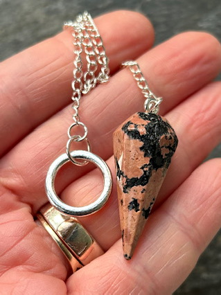 Luxulyanite Pendulum from Pendulums